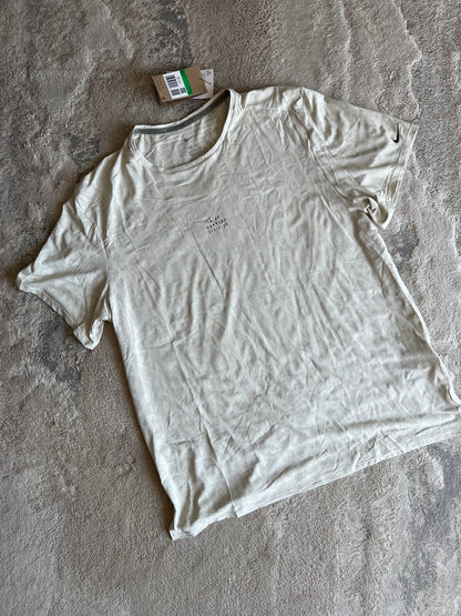 Nike Rise 365 run Division DRI-FIT