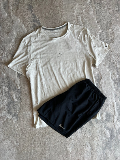 Nike Rise 365 run Division DRI-FIT