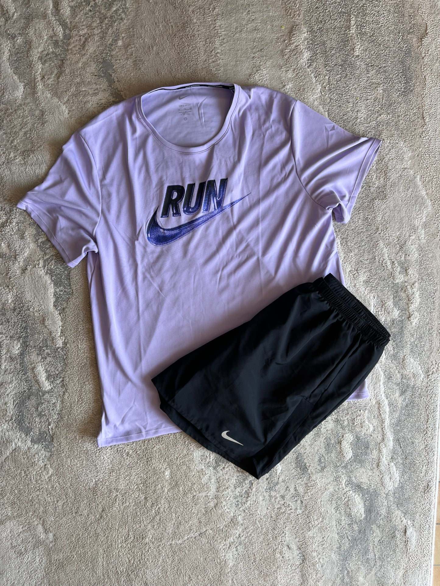 Nike run energy miler DRI-FIT lilac