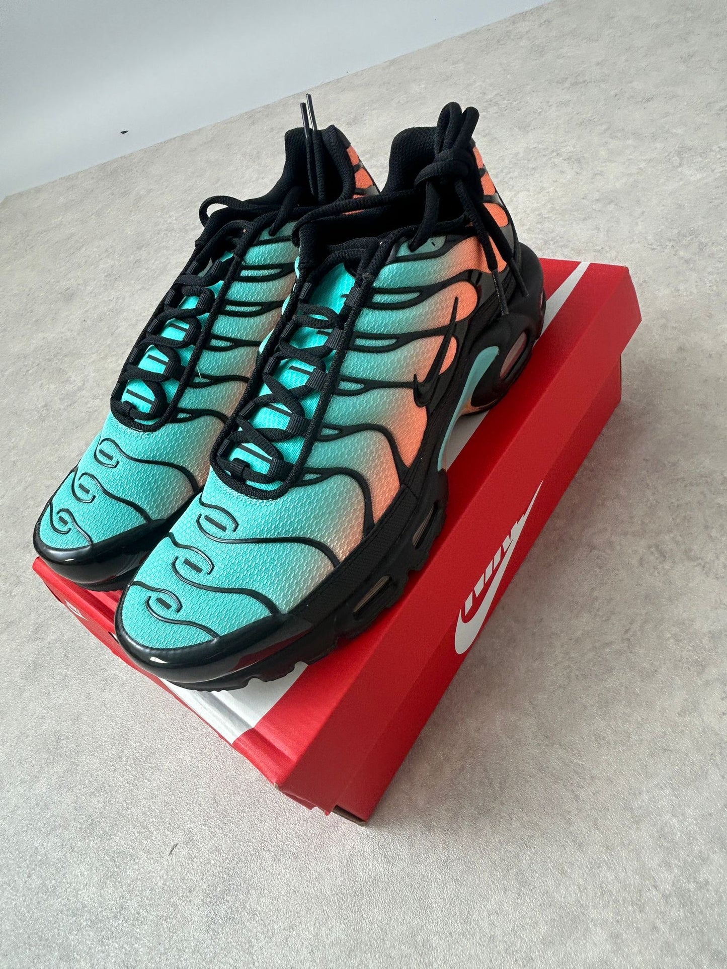 Nike Air Max Plus Black Aurora Green
