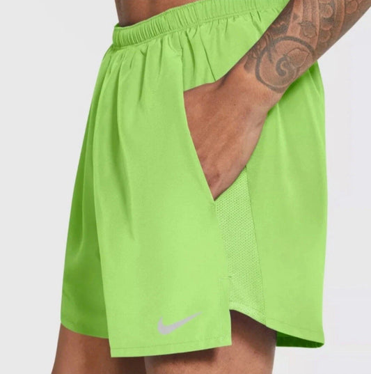 Nike Challenger Shorts Volt Green